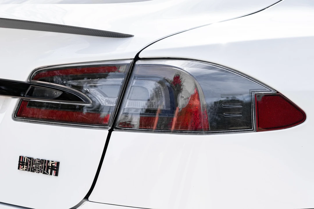2021 Tesla Model S Plaid - Image 30 of 31
