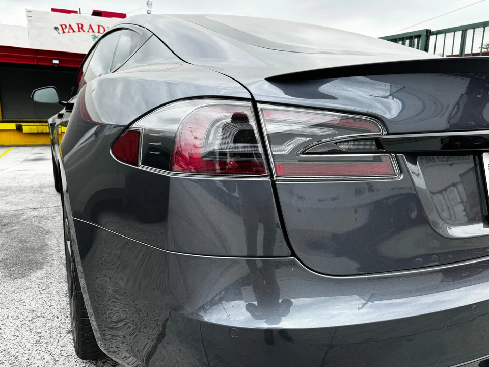 2021 Tesla Model S Plaid - Image 25 of 31
