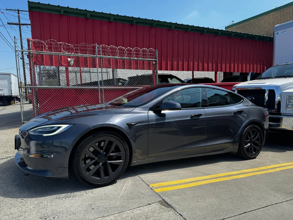 2021 Tesla Model S Plaid - Image 9 of 31