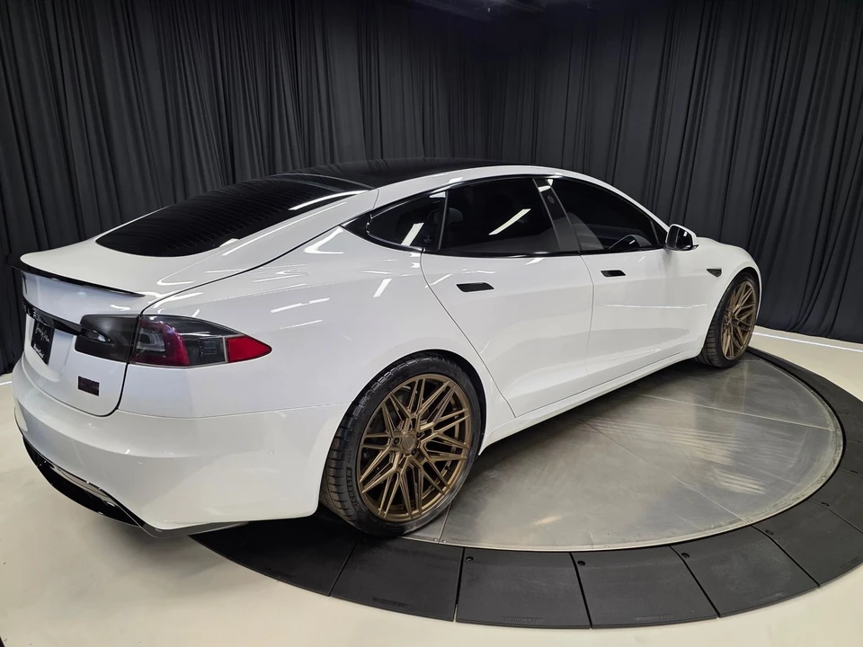 2021 Tesla Model S Plaid - Image 12 of 21