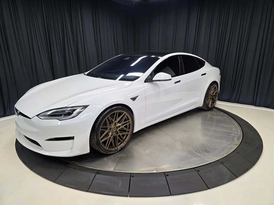 2021 Tesla Model S Plaid - Image 8 of 21