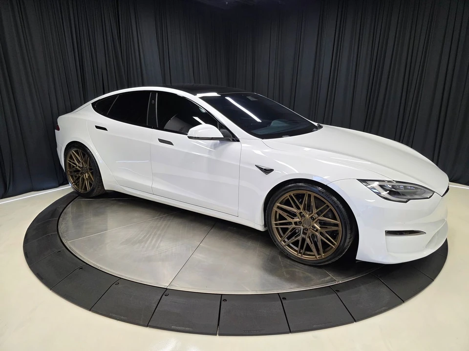 2021 Tesla Model S Plaid - Image 14 of 21