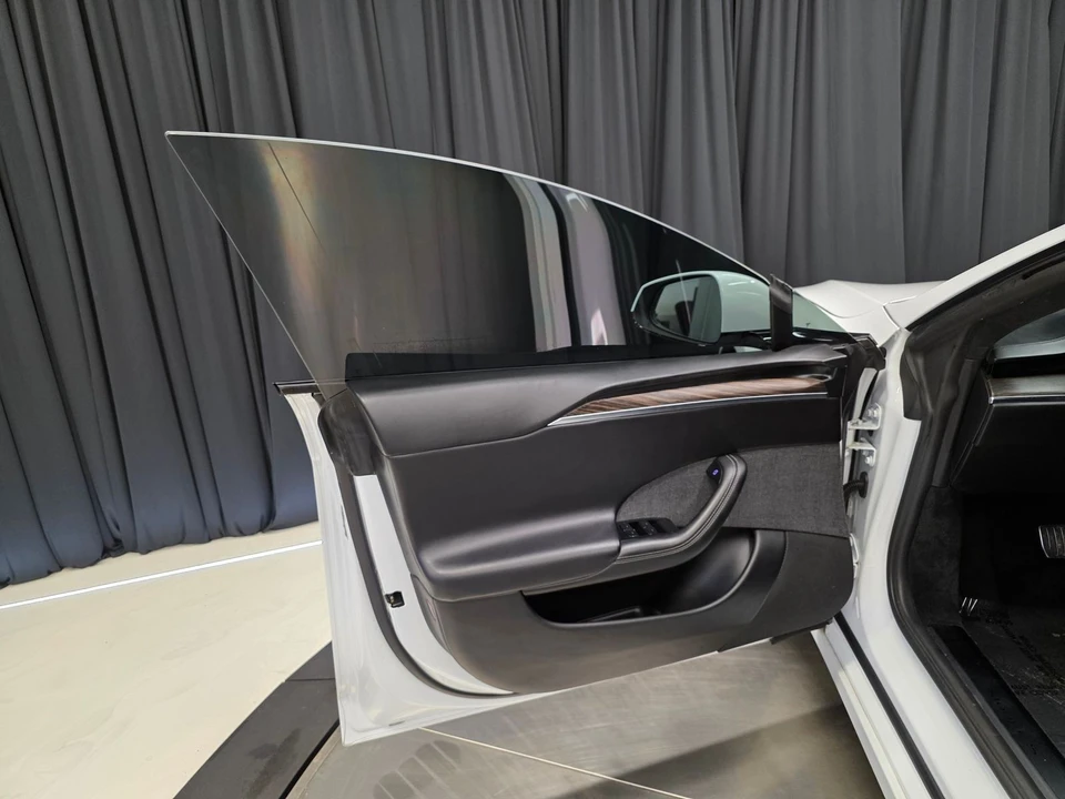 2021 Tesla Model S Plaid - Image 15 of 21