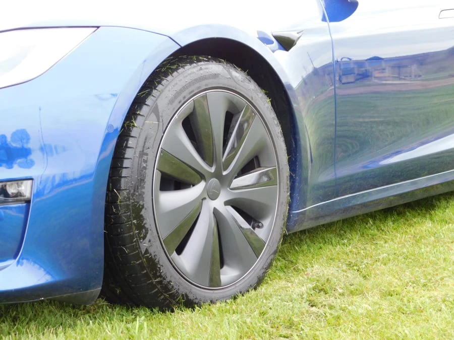 2021 Tesla Model S Plaid - Image 9 of 24