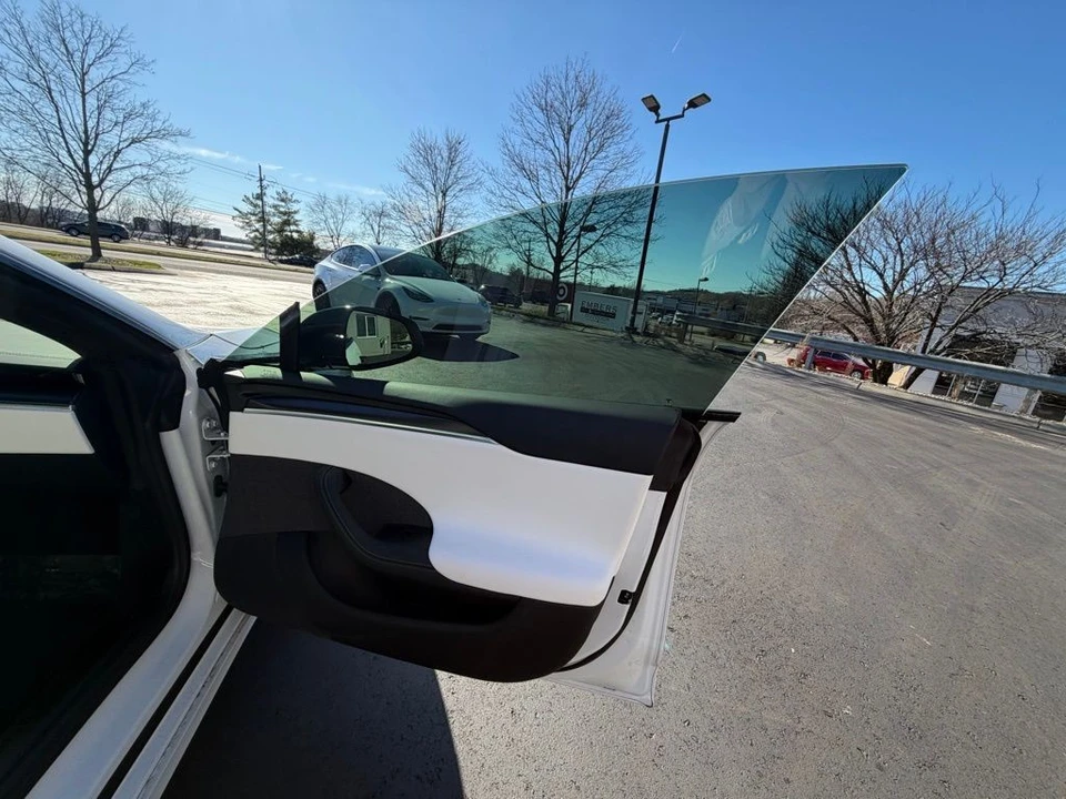 2021 Tesla Model S Plaid - Image 14 of 17