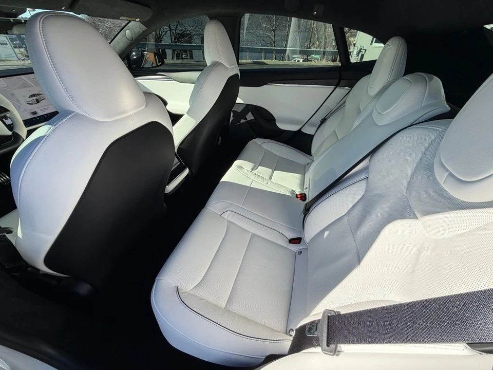 2021 Tesla Model S Plaid - Image 10 of 17