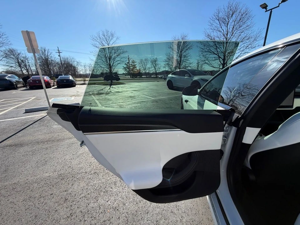 2021 Tesla Model S Plaid - Image 9 of 17