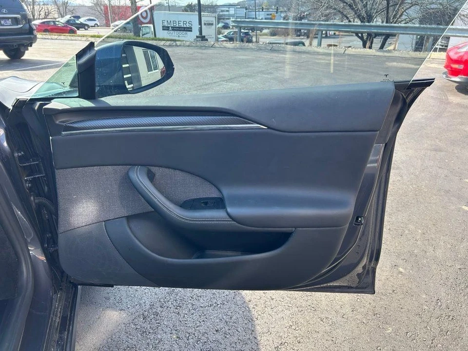 2021 Tesla Model S Plaid - Image 12 of 17