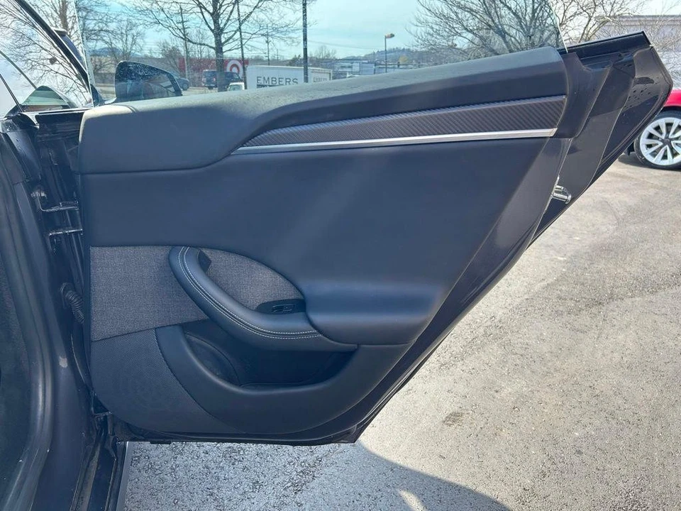 2021 Tesla Model S Plaid - Image 8 of 17