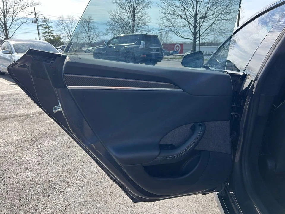 2021 Tesla Model S Plaid - Image 10 of 17