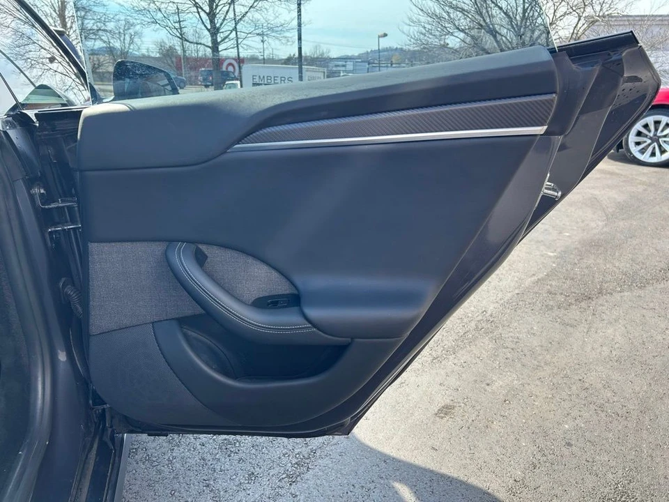 2021 Tesla Model S Plaid - Image 8 of 17