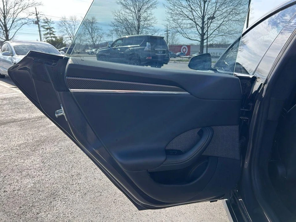 2021 Tesla Model S Plaid - Image 10 of 17