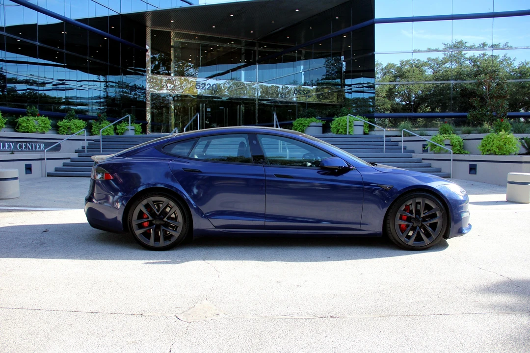 2021 Tesla Model S Plaid - Image 8 of 31