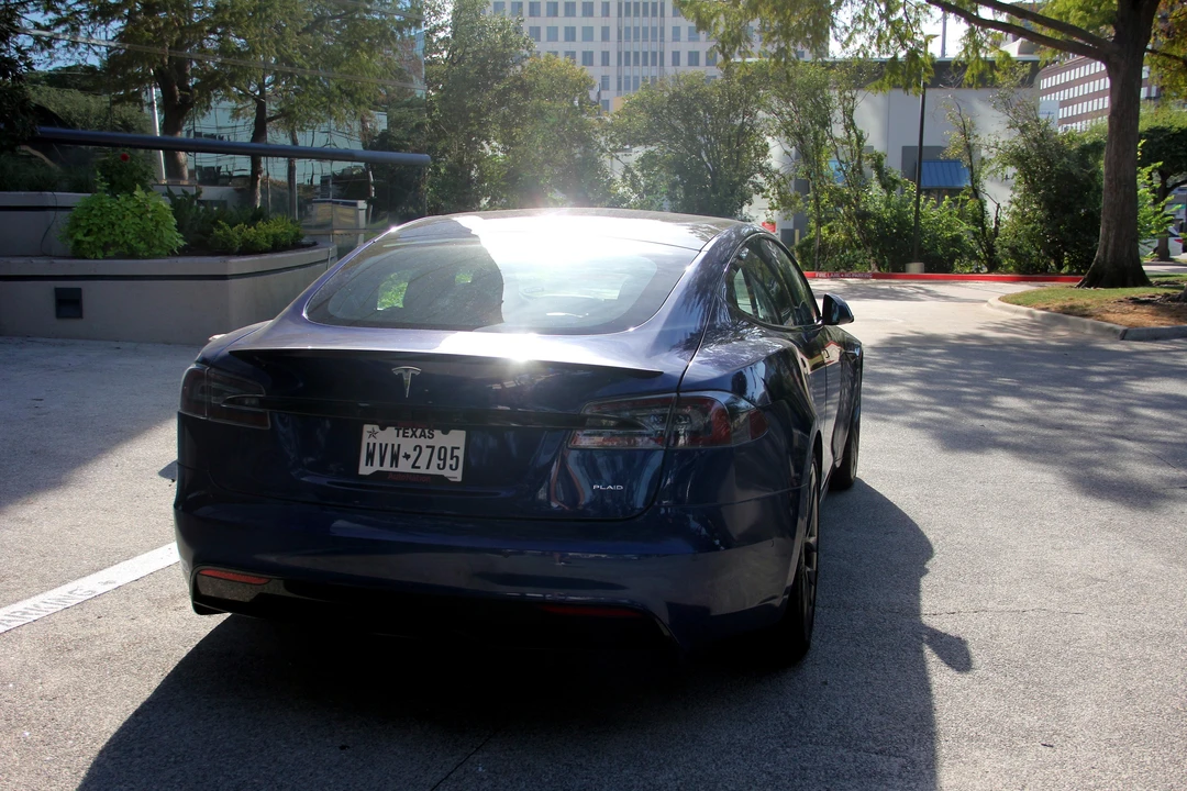 2021 Tesla Model S Plaid - Image 7 of 31