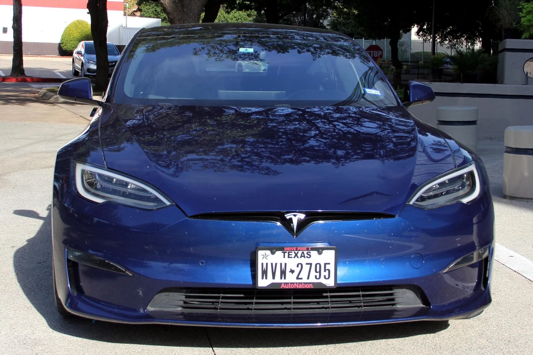 2021 Tesla Model S Plaid - Image 2 of 31