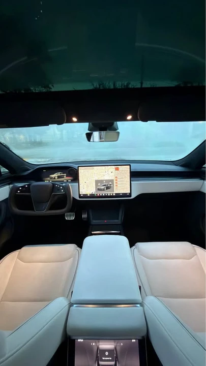 2021 Tesla Model S Plaid - Image 8 of 10
