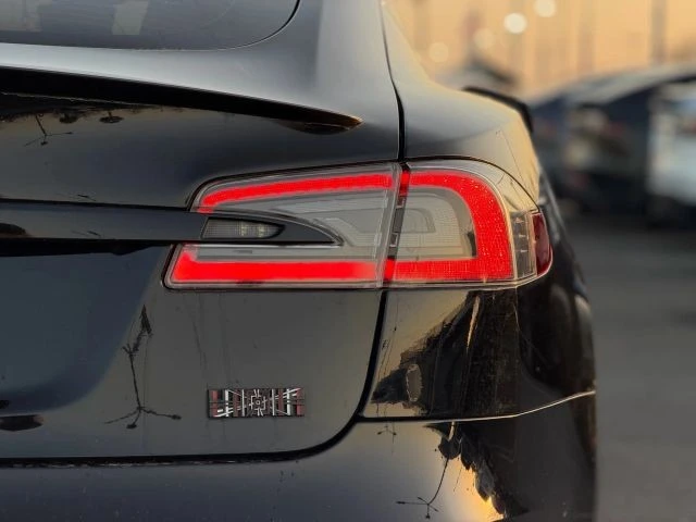 2021 Tesla Model S Plaid - Image 9 of 12