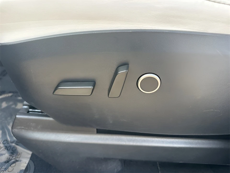 2021 Tesla Model X - Image 10 of 12