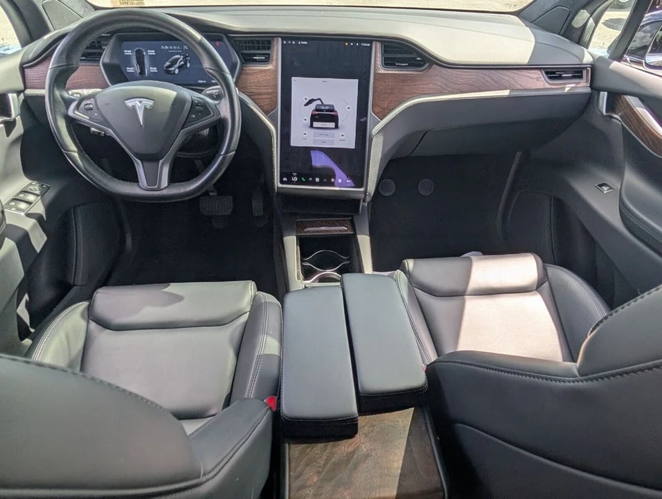 2021 Tesla Model X - Image 15 of 21