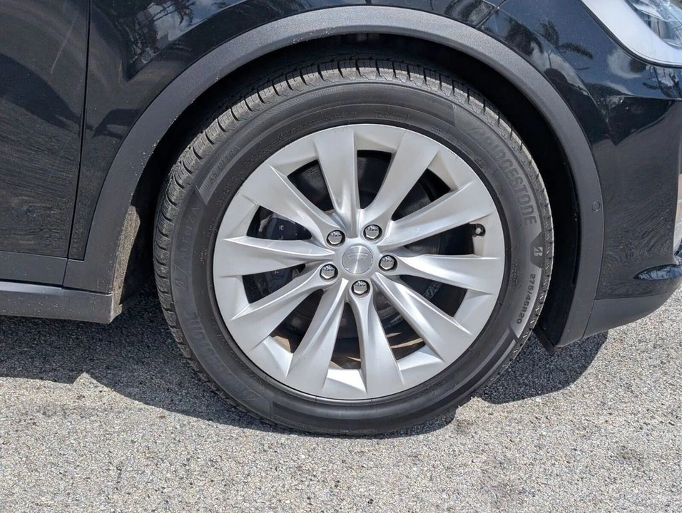 2021 Tesla Model X - Image 9 of 21