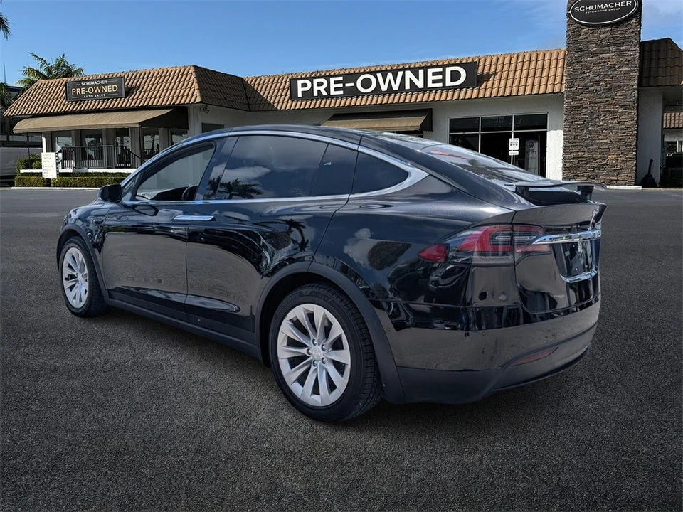 2021 Tesla Model X - Image 5 of 12