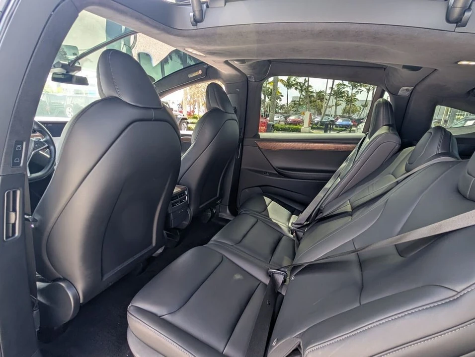 2021 Tesla Model X - Image 13 of 21