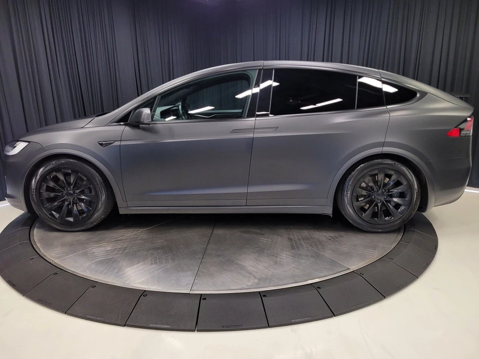 2021 Tesla Model X - Image 8 of 12