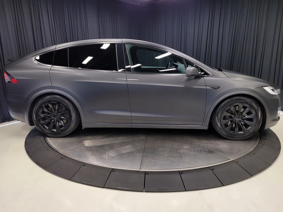 2021 Tesla Model X - Image 11 of 12