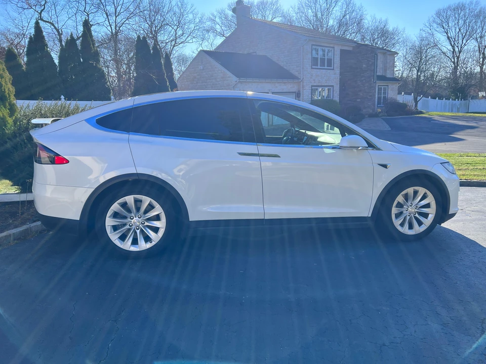 2021 Tesla Model X - Image 21 of 31