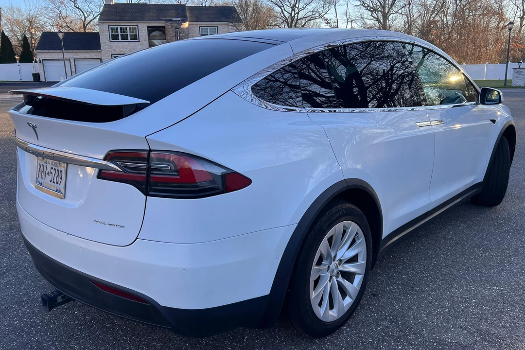 2021 Tesla Model X - Image 4 of 31