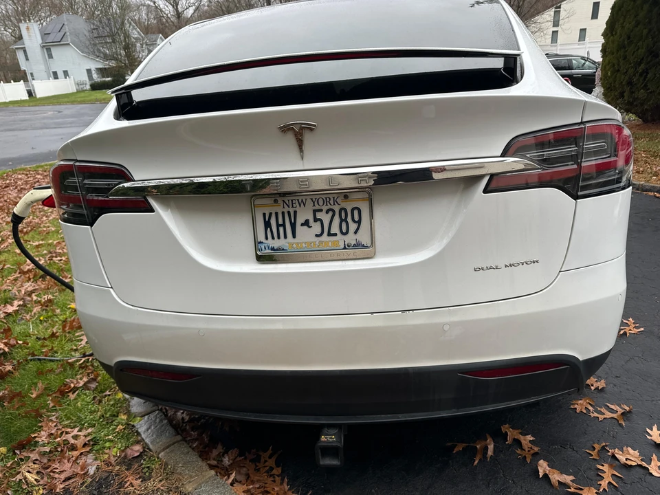 2021 Tesla Model X - Image 16 of 31