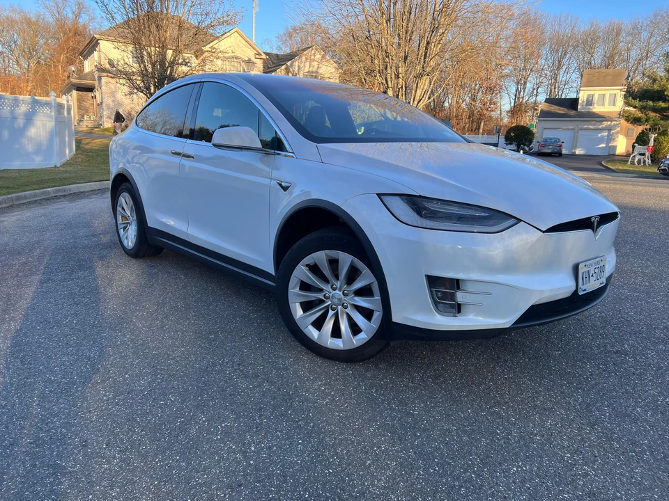 2021 Tesla Model X - Image 24 of 31