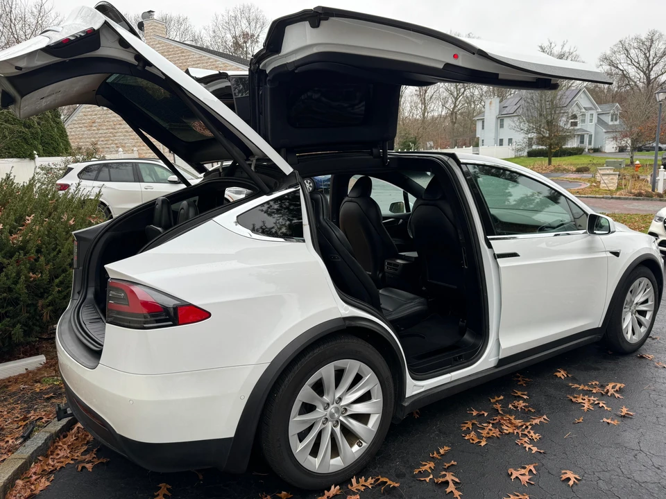 2021 Tesla Model X - Image 20 of 31