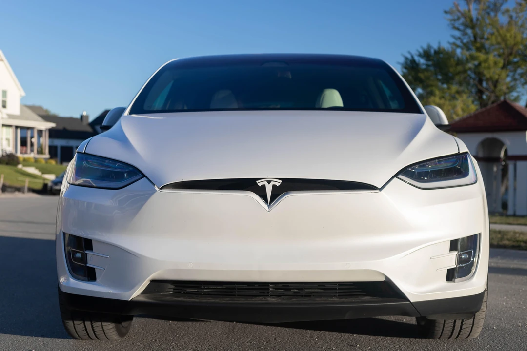 2021 Tesla Model X - Image 8 of 31