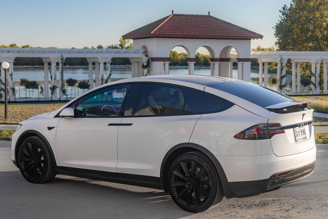 2021 Tesla Model X - Image 4 of 31