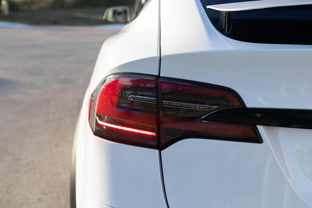 2021 Tesla Model X - Image 31 of 31