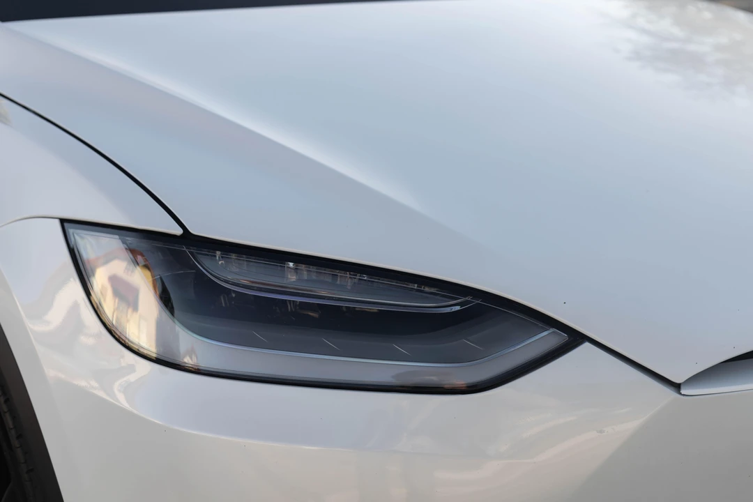 2021 Tesla Model X - Image 16 of 31