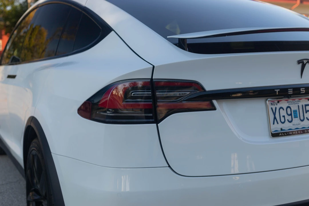 2021 Tesla Model X - Image 30 of 31