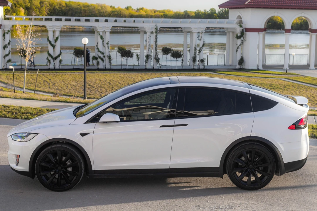 2021 Tesla Model X - Image 3 of 31