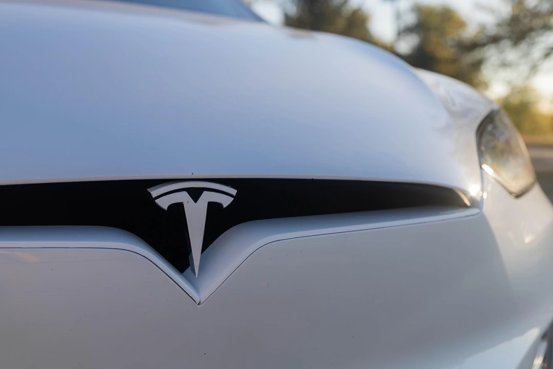 2021 Tesla Model X - Image 18 of 31