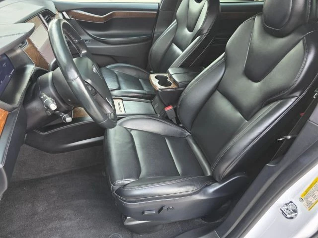 2021 Tesla Model X - Image 16 of 21