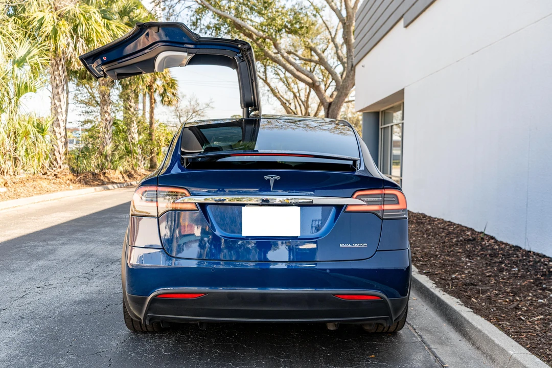 2021 Tesla Model X - Image 12 of 31