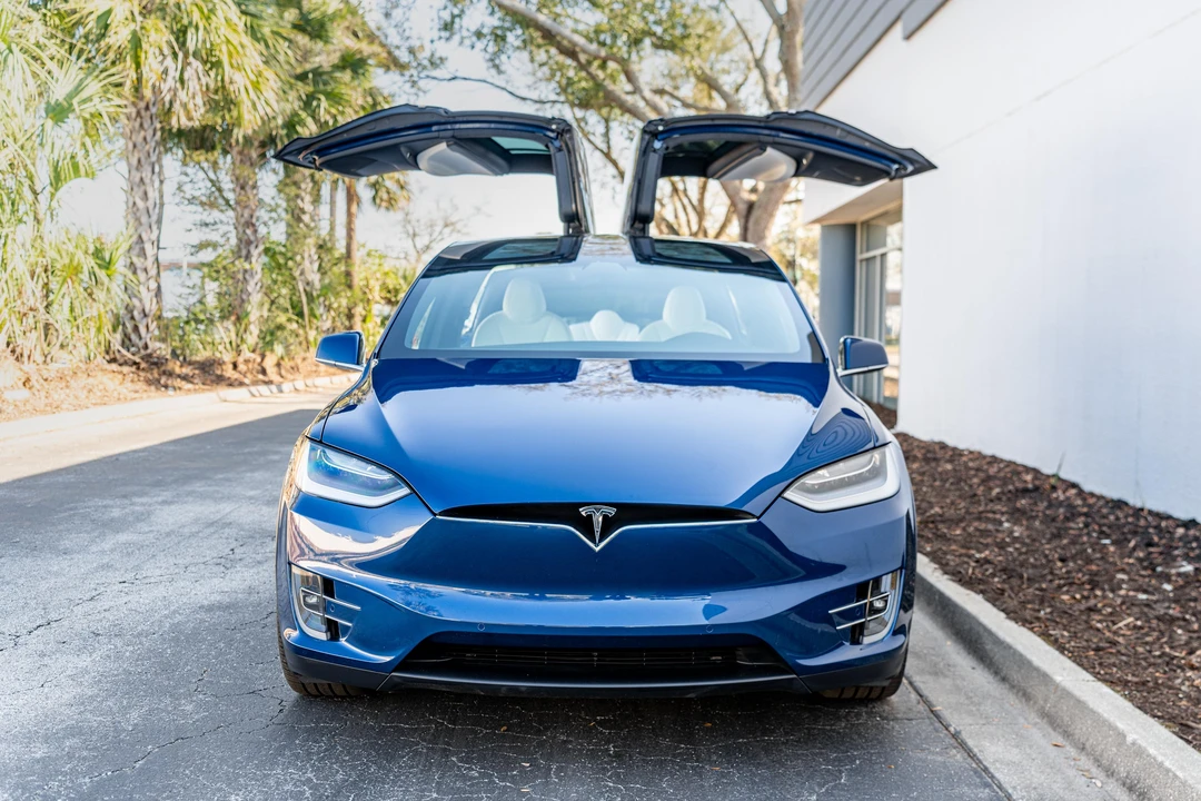 2021 Tesla Model X - Image 10 of 31