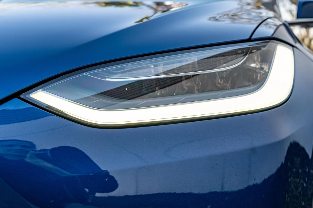 2021 Tesla Model X - Image 23 of 31