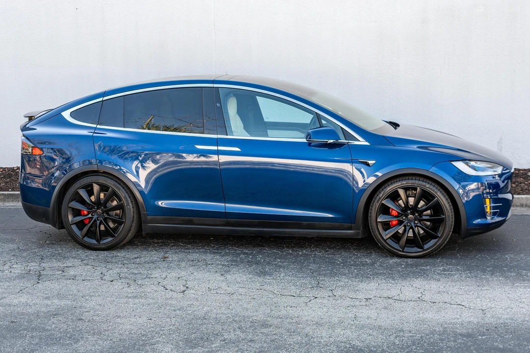 2021 Tesla Model X - Image 3 of 31