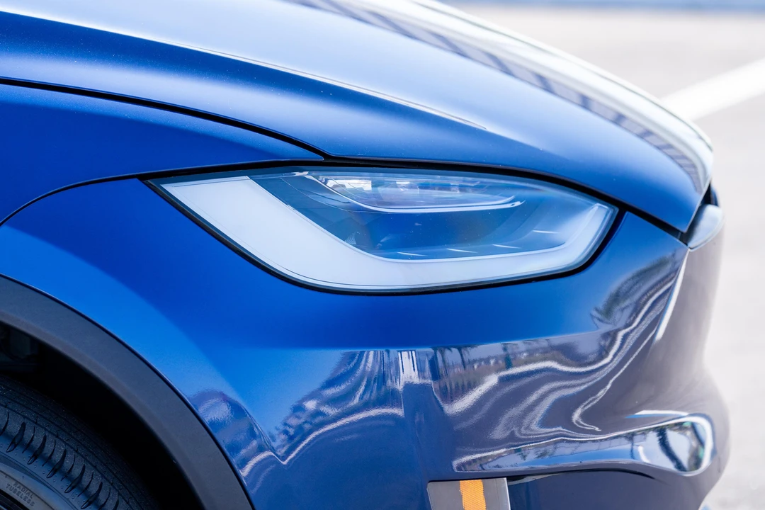 2021 Tesla Model X - Image 14 of 31