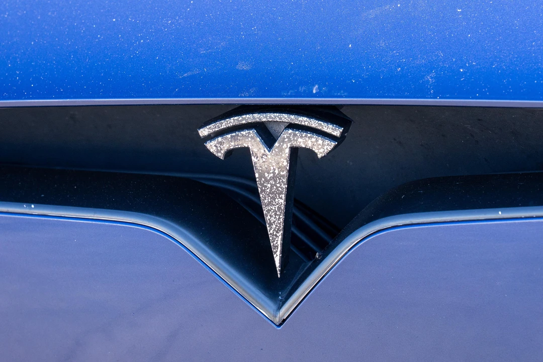 2021 Tesla Model X - Image 18 of 31