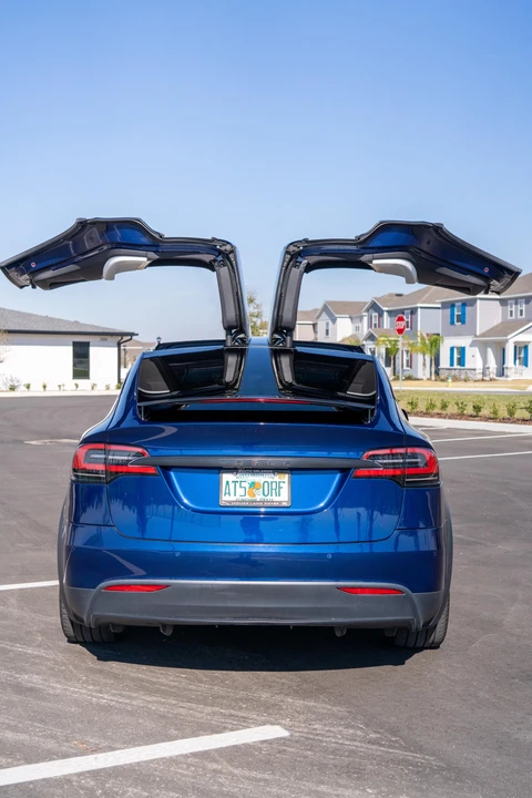 2021 Tesla Model X - Image 9 of 31