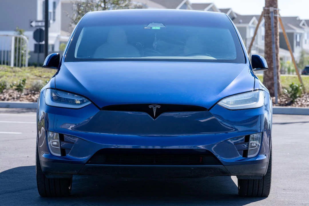 2021 Tesla Model X - Image 2 of 31