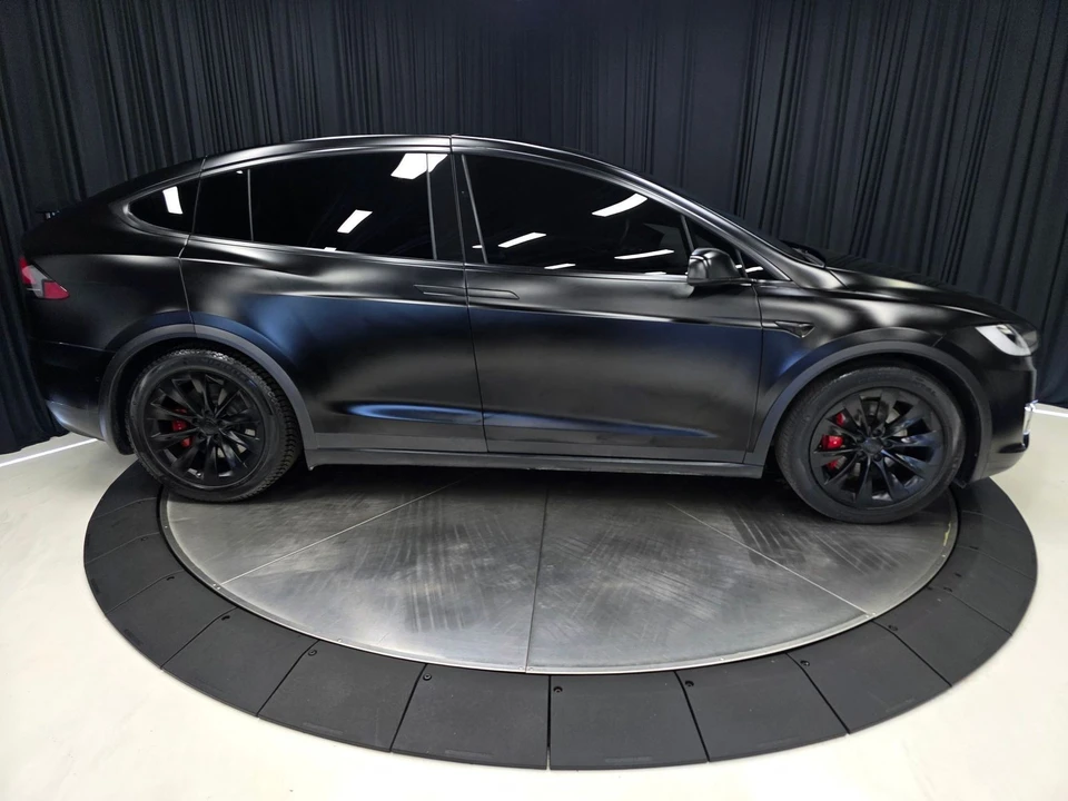 2021 Tesla Model X - Image 13 of 21
